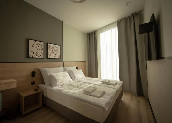 Sarnia Point Prestige Apartment