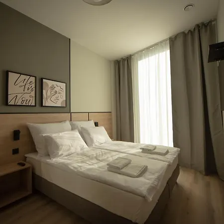 Sarnia Point Prestige Apartment