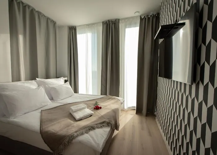 Sarnia Point Prestige *