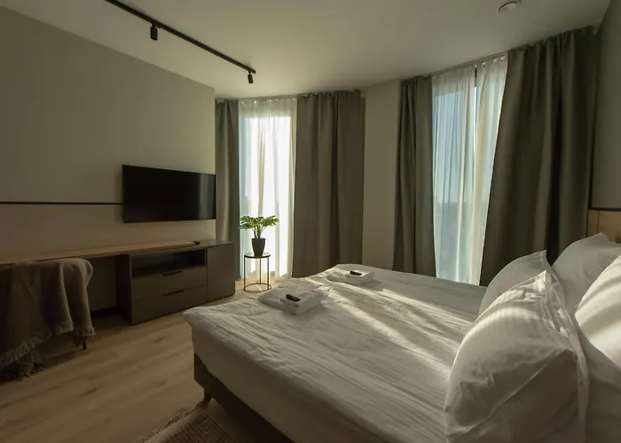 Sarnia Point Prestige